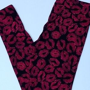 LuLaRoe Valentine's Leggings